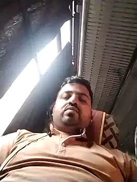 Snapshot of Vij717 chatting on 02/10/25, 12:39 Vij717 online show from 02/10/25, 12:39