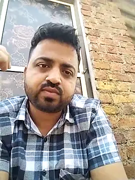 Snapshot of Vij717 chatting on 03/08/25, 09:06 Vij717 online show from 03/08/25, 09:06