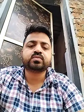 Snapshot of Vij717 chatting on 03/15/25, 05:04 Vij717 online show from 03/15/25, 05:04