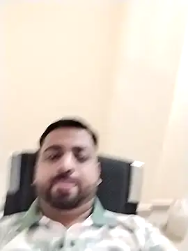 Snapshot of Vij717 chatting on 10/05/25, 11:46 Vij717 online show from 10/05/25, 11:46