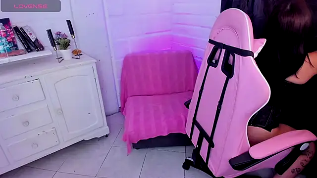 Nyx Blackmoon online show from 11/17/25, 02:34