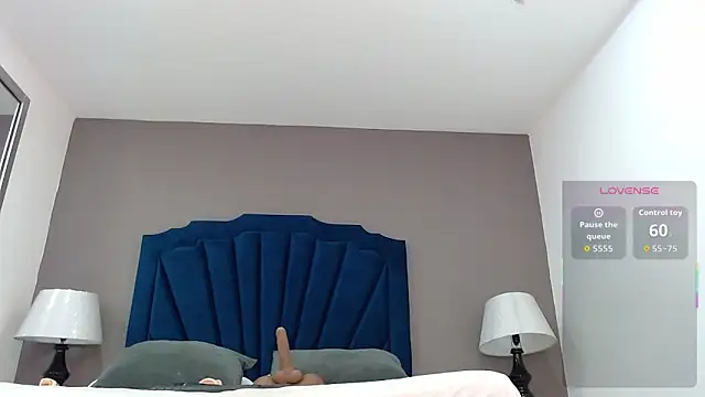 KatiaFosterr online show from 12/17/25, 02:34