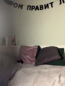 MollyBer online show from 10/31/25, 07:26