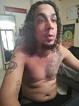 Snapshot of Rican8inches chatting on 02/20/25, 09:31 Rican8inches online show from 02/20/25, 09:31
