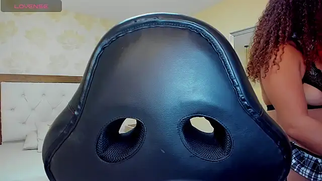 Snapshot of MELINAMARTINS chatting on 02/15/25, 07:39 MELINAMARTINS online show from 02/15/25, 07:39