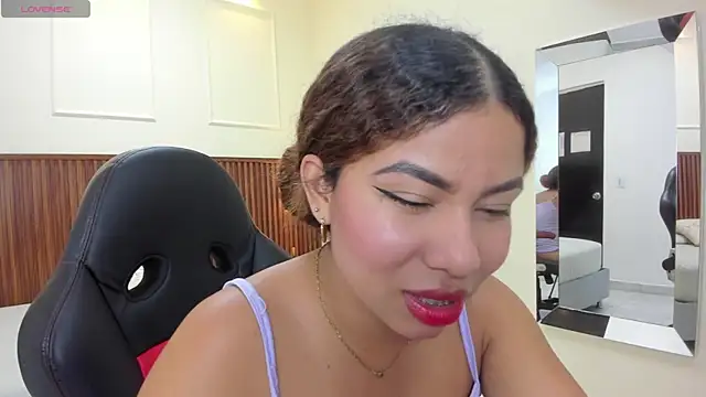Snapshot of MELINAMARTINS chatting on 09/22/25, 04:42 MELINAMARTINS online show from 09/22/25, 04:42