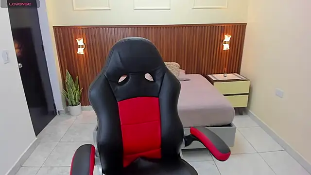 Snapshot of MELINAMARTINS chatting on 11/24/25, 07:35 MELINAMARTINS online show from 11/24/25, 07:35