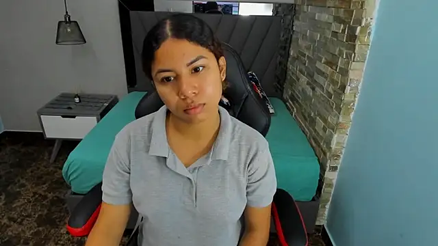 Snapshot of MELINAMARTINS chatting on 12/20/25, 07:32 MELINAMARTINS online show from 12/20/25, 07:32