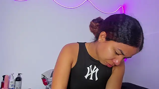 Snapshot of MELINAMARTINS chatting on 02/03/26, 10:26 MELINAMARTINS online show from 02/03/26, 10:26