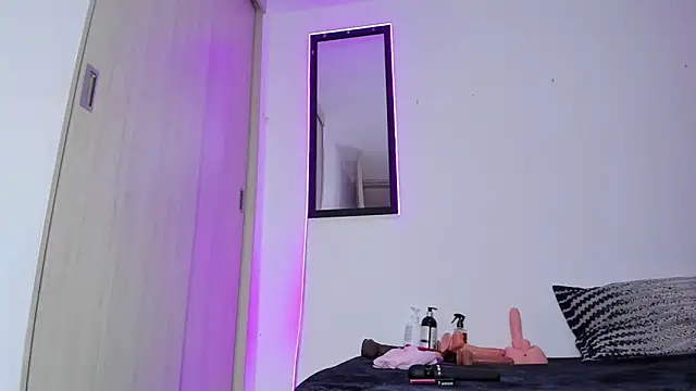 MELINAMARTINS online show from 03/13/26, 09:21