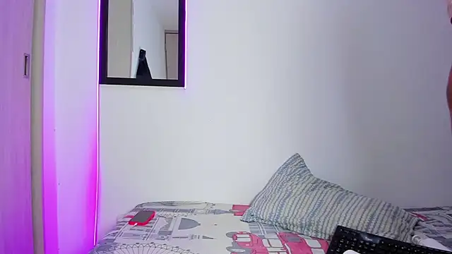 MELINAMARTINS online show from 03/17/26, 09:29