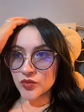 ValentinaOrtiz3 online show from 02/04/26, 01:33