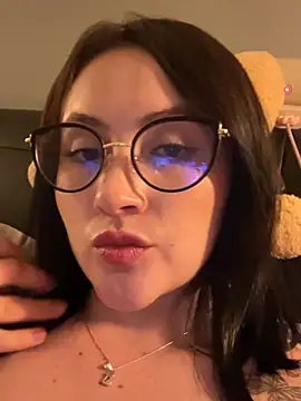 Snapshot of ValentinaOrtiz3 chatting on 05/14/26, 02:18 ValentinaOrtiz3 online show from 05/14/26, 02:18