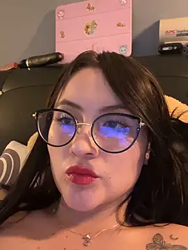 Snapshot of ValentinaOrtiz3 chatting on 06/06/26, 12:05 ValentinaOrtiz3 online show from 06/06/26, 12:05
