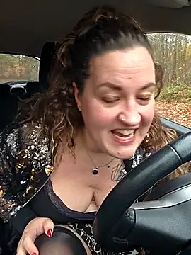 Snapshot of justtess chatting on 11/14/25, 12:26 justtess online show from 11/14/25, 12:26