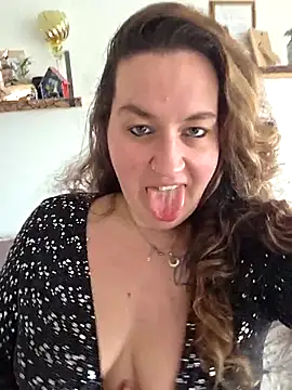 Snapshot of justtess chatting on 01/06/26, 09:02 justtess online show from 01/06/26, 09:02