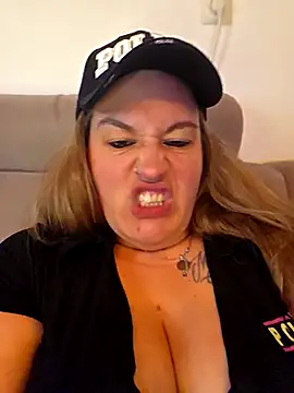 Snapshot of justtess chatting on 02/09/26, 07:18 justtess online show from 02/09/26, 07:18