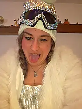 Snapshot of justtess chatting on 02/15/26, 07:21 justtess online show from 02/15/26, 07:21