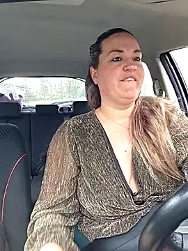 Snapshot of justtess chatting on 02/16/26, 10:44 justtess online show from 02/16/26, 10:44