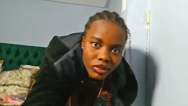 Snapshot of victora3 chatting on 03/31/26, 05:52 victora3 online show from 03/31/26, 05:52