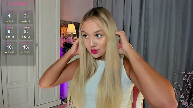 Snapshot of _Loneve__ chatting on 09/16/25, 03:35 Loneve online show from 09/16/25, 03:35