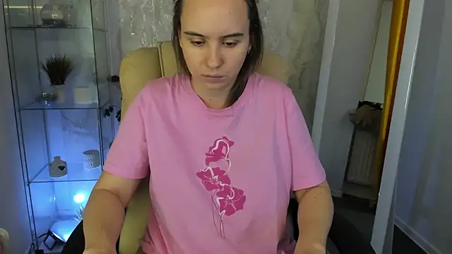 Snapshot of Lika_0ne chatting on 12/03/25, 12:14 Lika 0ne online show from 12/03/25, 12:14