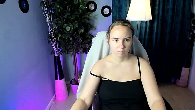 Snapshot of Lika_0ne chatting on 07/29/26, 11:52 Lika 0ne online show from 07/29/26, 11:52
