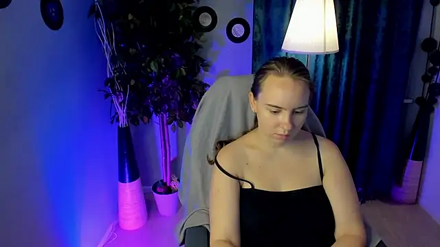 Snapshot of Lika_0ne chatting on 08/02/26, 12:03 Lika 0ne online show from 08/02/26, 12:03
