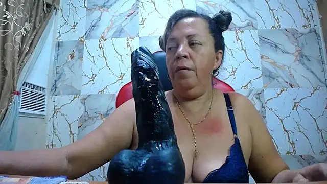 Snapshot of alina_maturehot chatting on 05/18/26, 07:14 alina maturehot online show from 05/18/26, 07:14