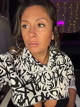 bossyroxy84 online show from 11/11/25, 12:54