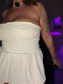 bossyroxy84 online show from 12/04/25, 02:54