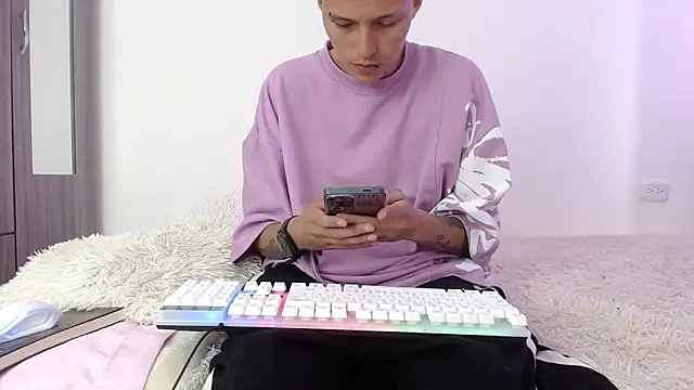 duo peludoo online show from 10/28/25, 06:10