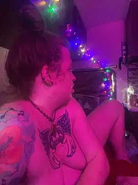 Snapshot of favoritestepsis chatting on 09/30/25, 01:16 favoritestepsis online show from 09/30/25, 01:16