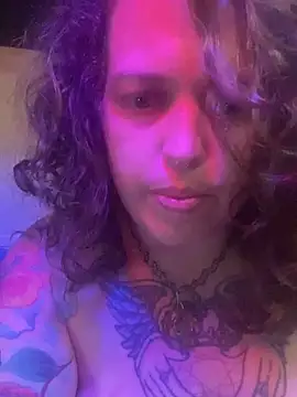 Snapshot of favoritestepsis chatting on 11/29/25, 05:49 favoritestepsis online show from 11/29/25, 05:49