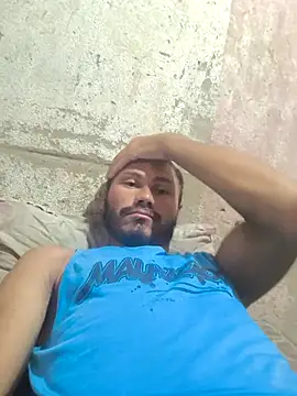 Snapshot of DamAlves49 chatting on 12/17/25, 11:05 DamAlves49 online show from 12/17/25, 11:05