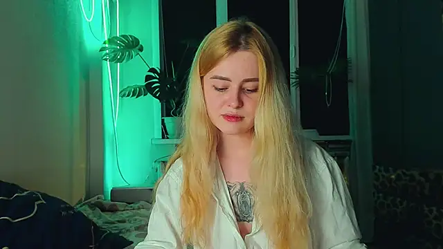 Snapshot of Alexa_Pirs chatting on 03/05/25, 12:59 Alexa Pirs online show from 03/05/25, 12:59