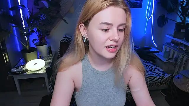 Snapshot of Alexa_Pirs chatting on 12/01/25, 12:32 Alexa Pirs online show from 12/01/25, 12:32