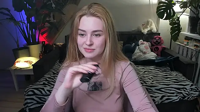 Alexa Pirs online show from 03/17/26, 04:21