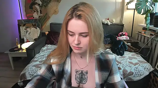 Snapshot of Alexa_Pirs chatting on 05/01/26, 02:43 Alexa Pirs online show from 05/01/26, 02:43