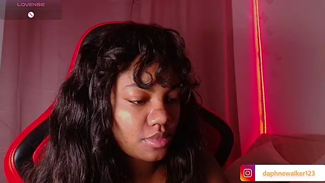 Daphnewalker   online show from 02/17/26, 12:01