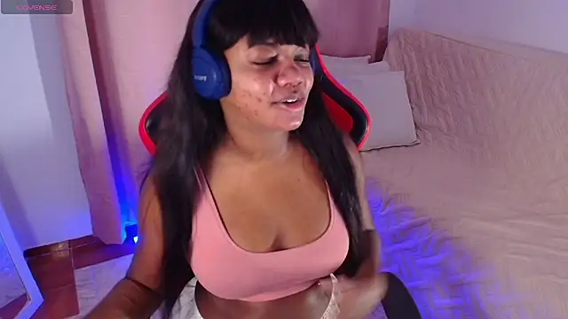 Snapshot of Daphnewalker__ chatting on 07/19/26, 11:58 Daphnewalker online show from 07/19/26, 11:58