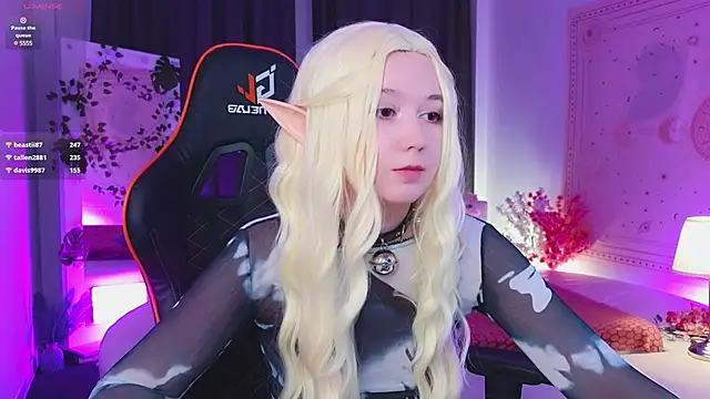 Snapshot of MizukiNoYoru chatting on 02/19/25, 10:09 MizukiNoYoru online show from 02/19/25, 10:09