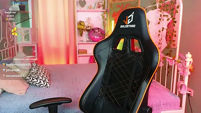 Snapshot of MizukiNoYoru chatting on 03/10/25, 01:43 MizukiNoYoru online show from 03/10/25, 01:43