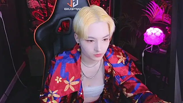 Akemi Sora  online show from 03/08/25, 04:17