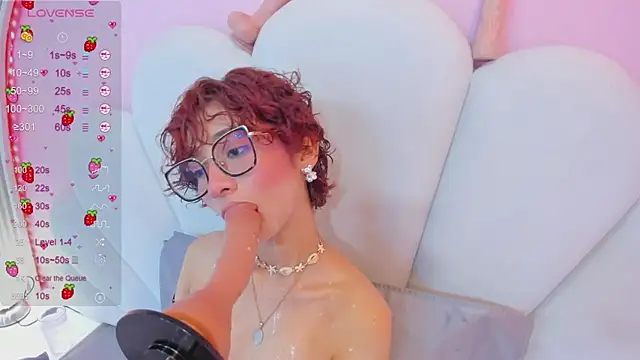 Snapshot of linda_sofi__ chatting on 02/27/25, 11:04 linda sofi online show from 02/27/25, 11:04