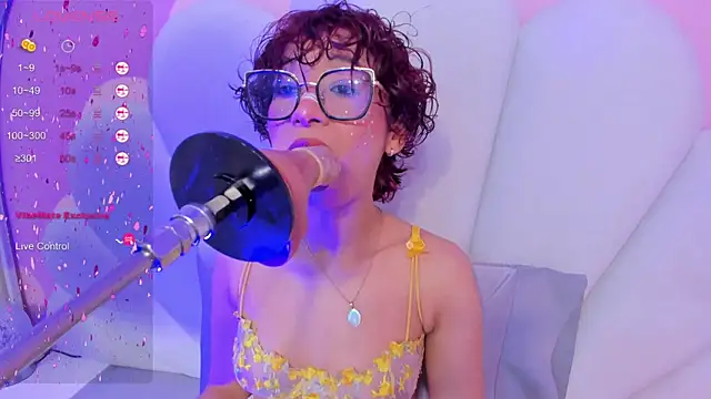 Snapshot of linda_sofi__ chatting on 03/15/25, 07:27 linda sofi online show from 03/15/25, 07:27