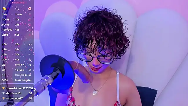 Snapshot of linda_sofi__ chatting on 03/16/25, 07:49 linda sofi online show from 03/16/25, 07:49