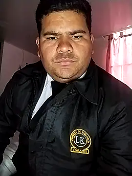 Snapshot of oscarshow24 chatting on 03/10/25, 11:42 oscarshow24 online show from 03/10/25, 11:42