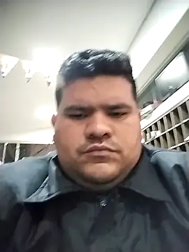 Snapshot of oscarshow24 chatting on 10/26/25, 05:57 oscarshow24 online show from 10/26/25, 05:57