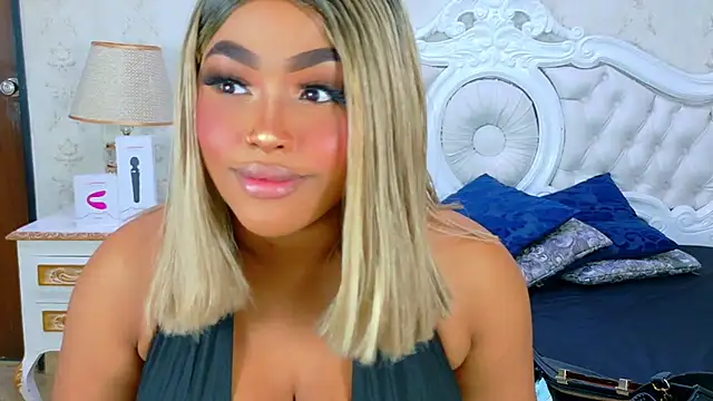 Snapshot of TianahGlow chatting on 11/27/25, 08:33 TianahGlow online show from 11/27/25, 08:33